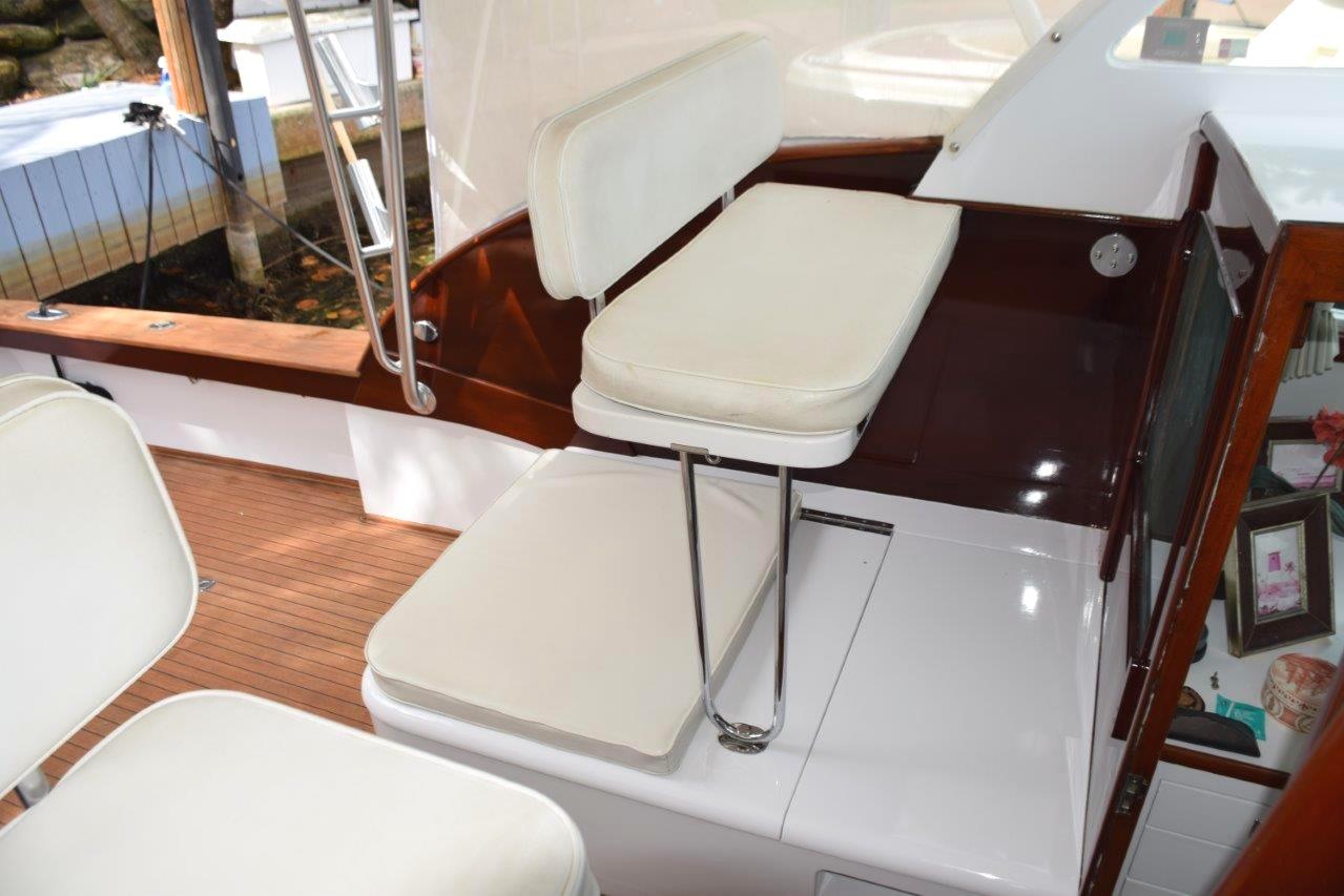 Companion bench seat
