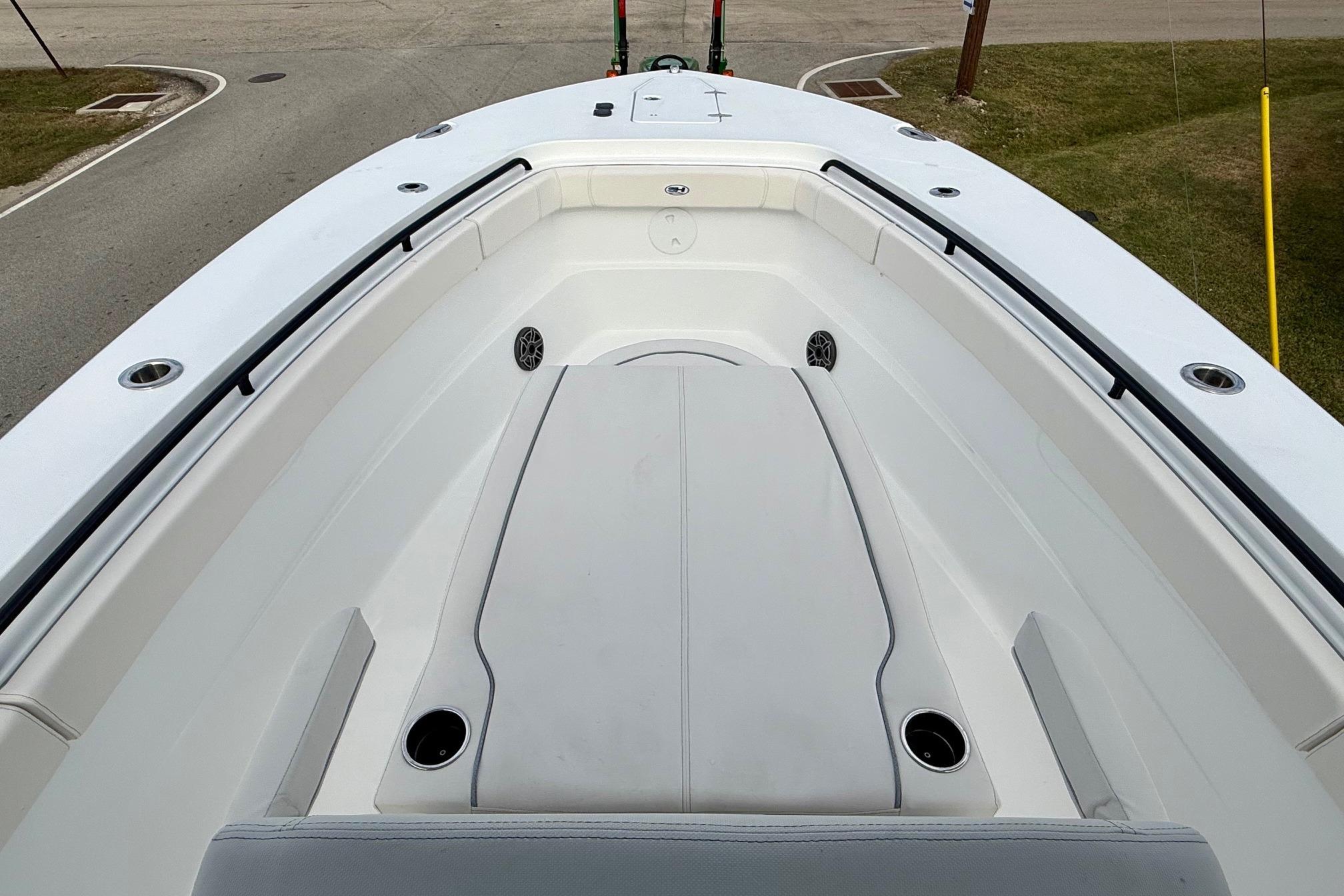 2026 Sea Hunt Gamefish 30 Coffin Box boat interior, featuring spacious seating and sleek design.