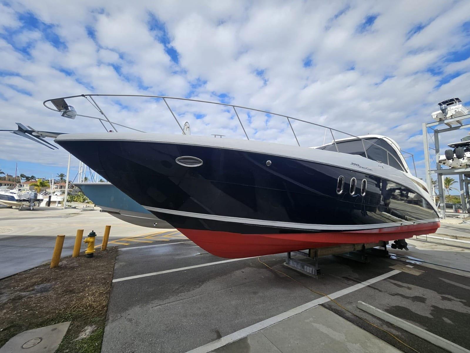 2008 Cruisers Yachts 390 Sports Coupe