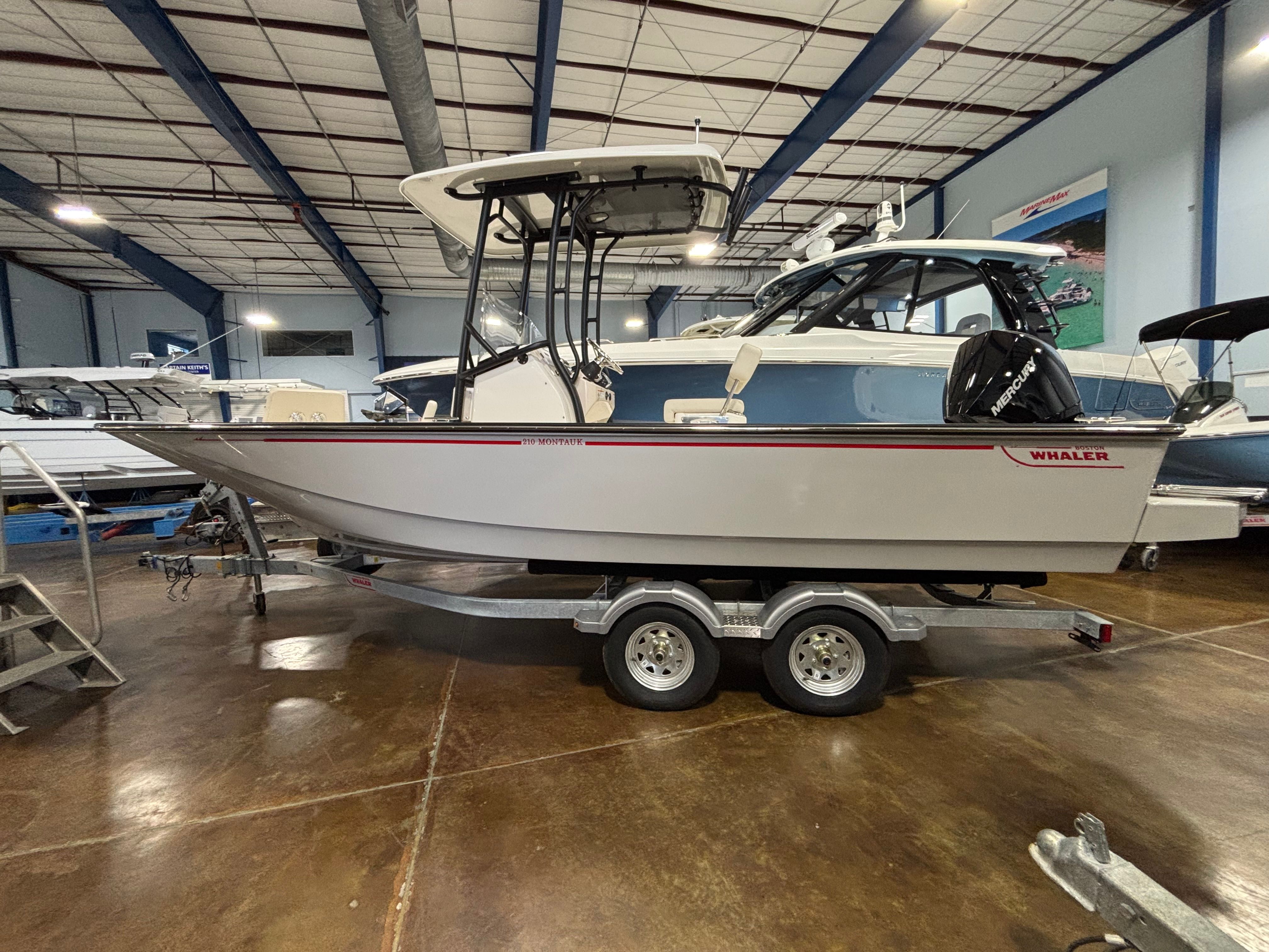2026 Boston Whaler 210 Montauk
