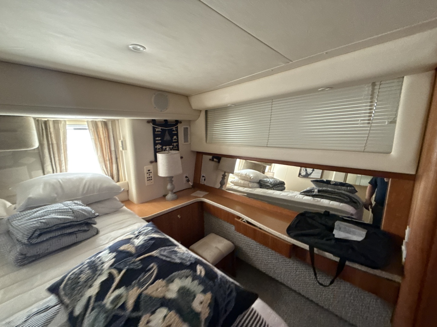 1999 Silverton 422 - Image 48