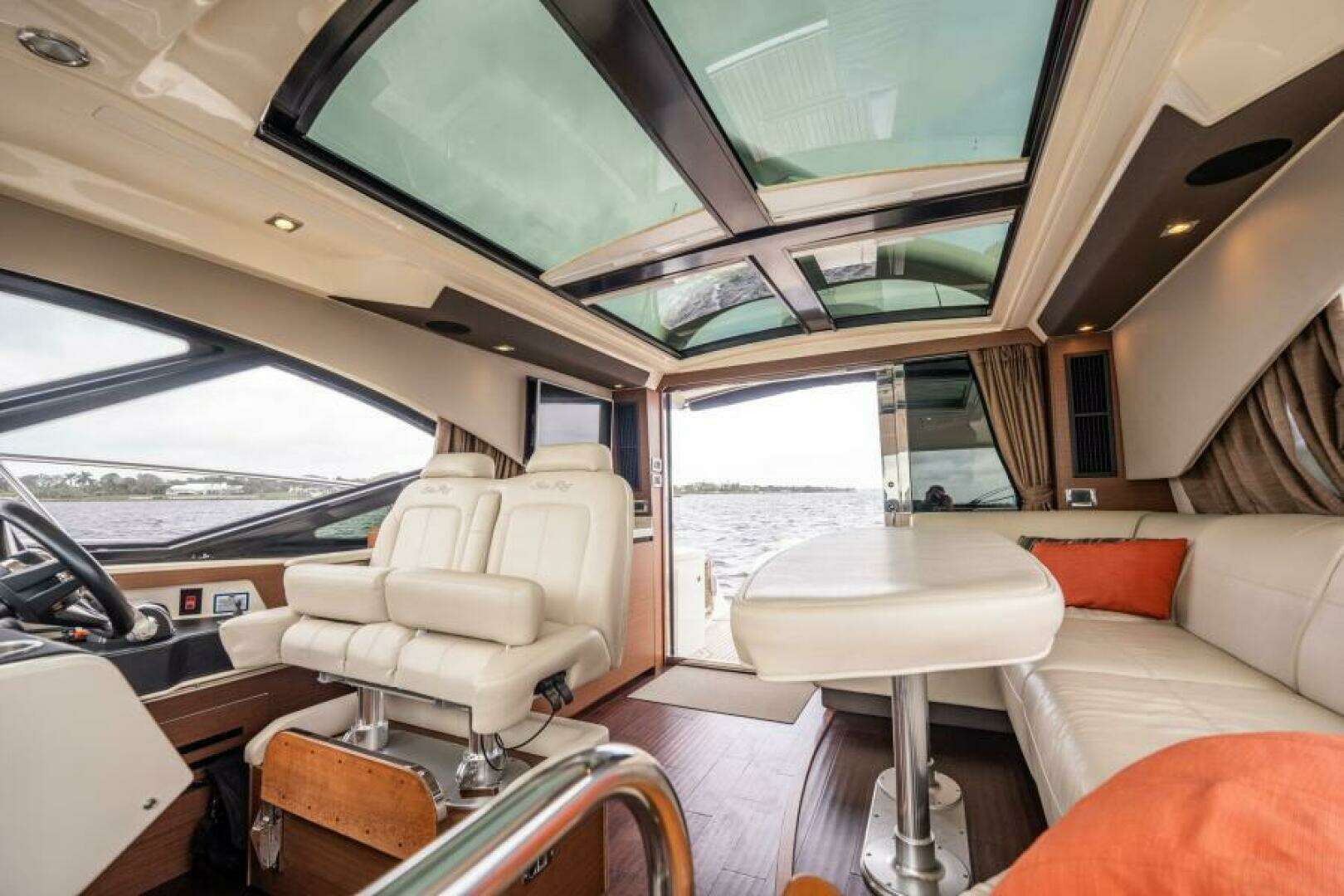 2015 Sea Ray 510 Sundancer - Image 17