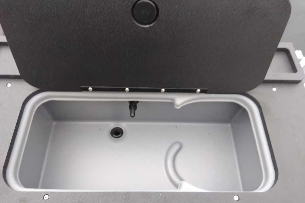 Livewell compartment on 2026 Sun Tracker Fishin' Barge 22 DLX pontoon boat.