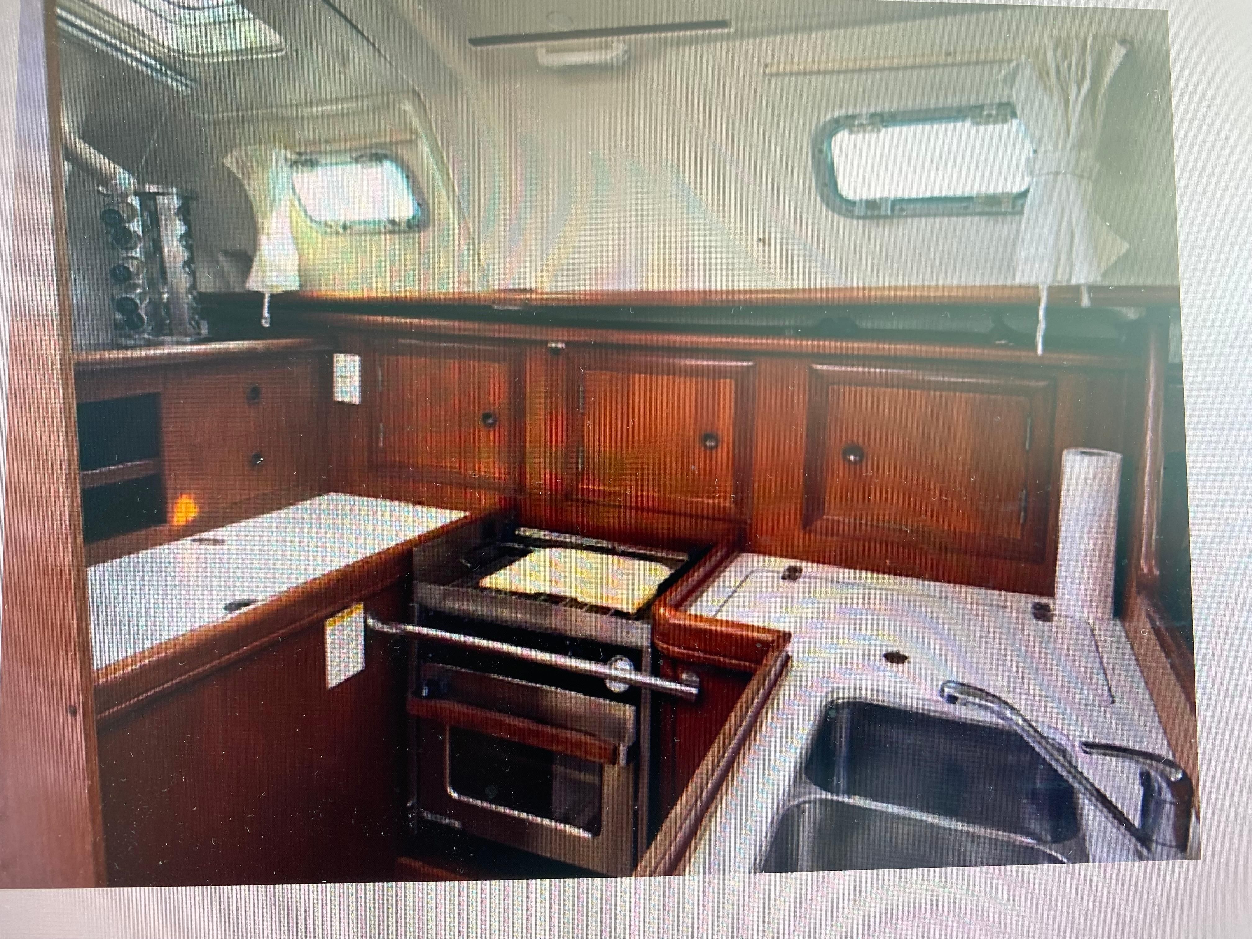2001 Beneteau Oceanis 331 - 11