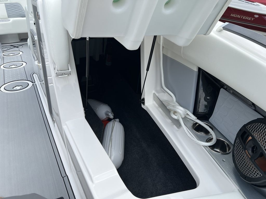 2024 MasterCraft X22 - 32