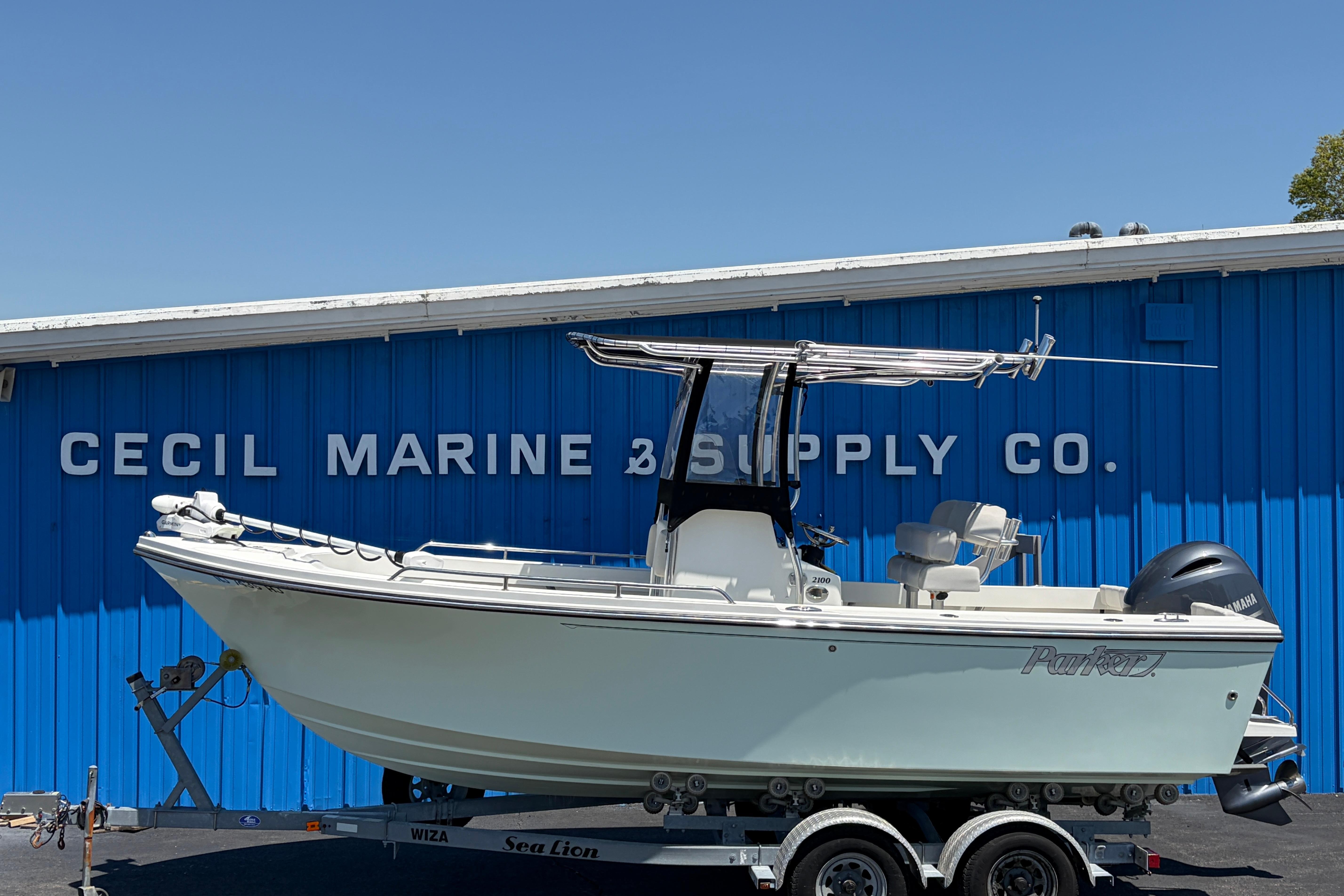 2016 Parker 2100 Center Console
