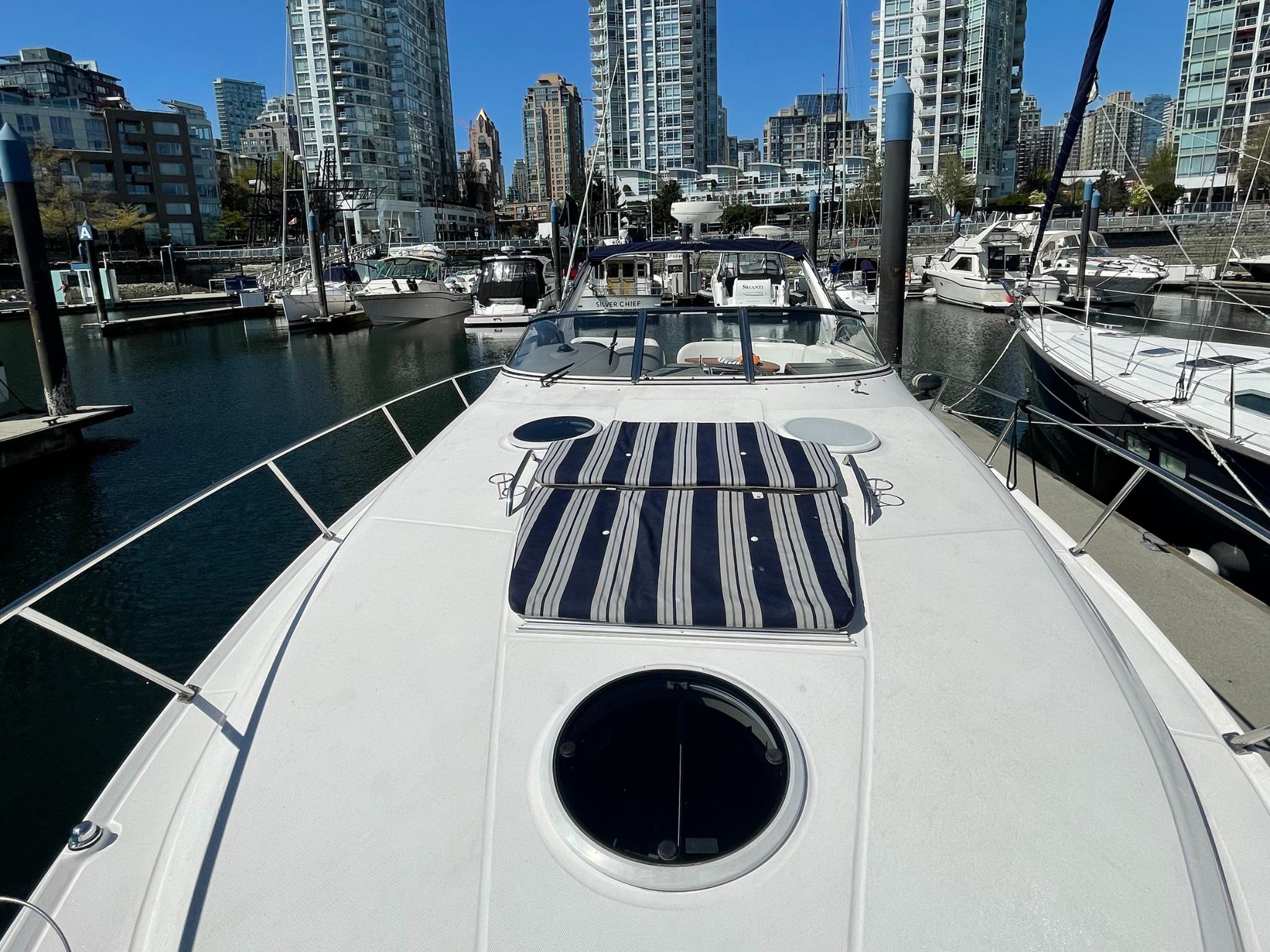 2007 Regal 3760 Sportyacht