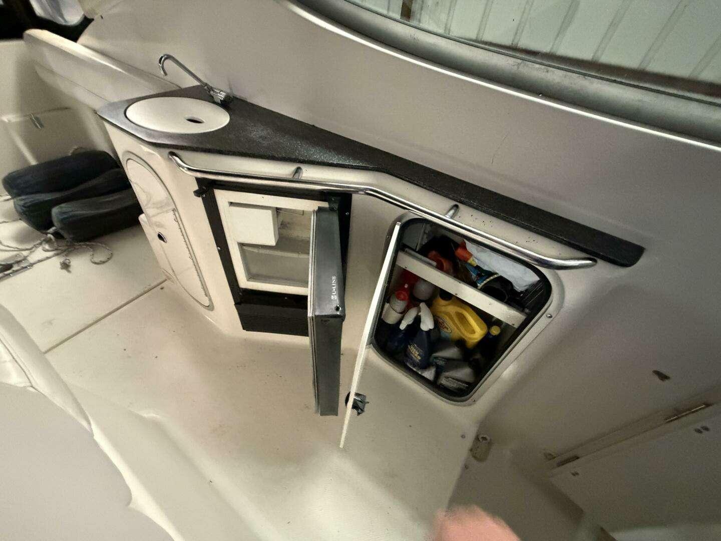 2001 Maxum 3300 SCR - Image 21