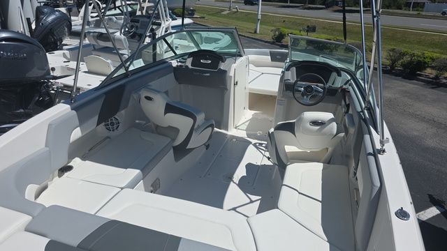 2024 Chaparral 23 SSi - 9