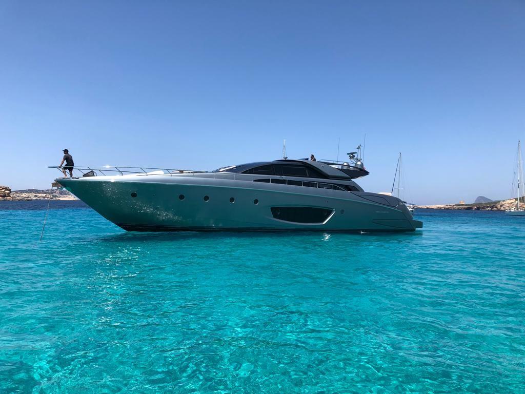 2010 Riva 86' Domino