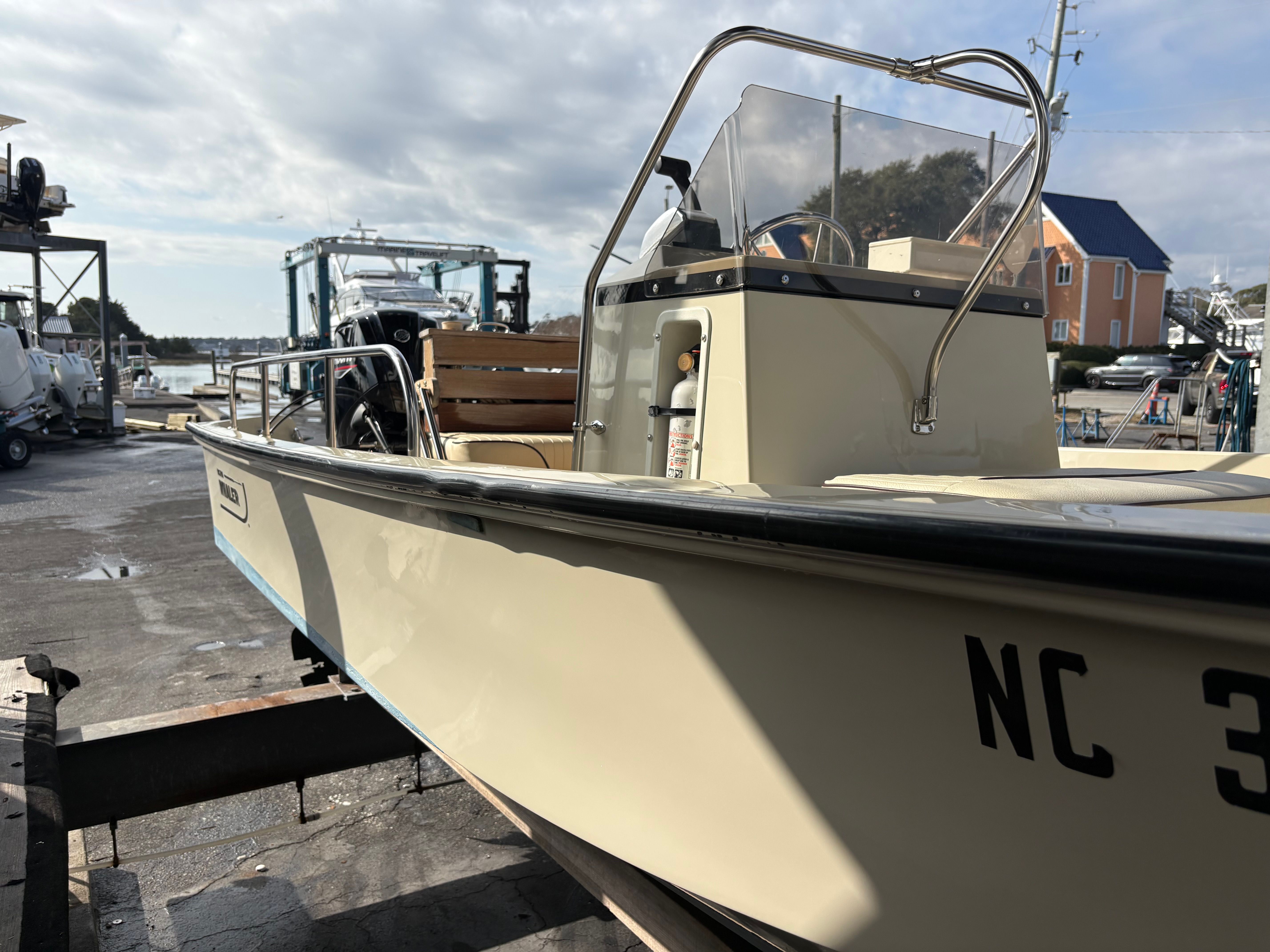 1990 Boston Whaler 17 Montauk - 8