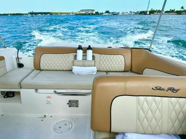 2015 Sea Ray 240 Sundeck - 7