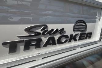 Sun Tracker Party Barge 16 DLX 2026 logo close-up.