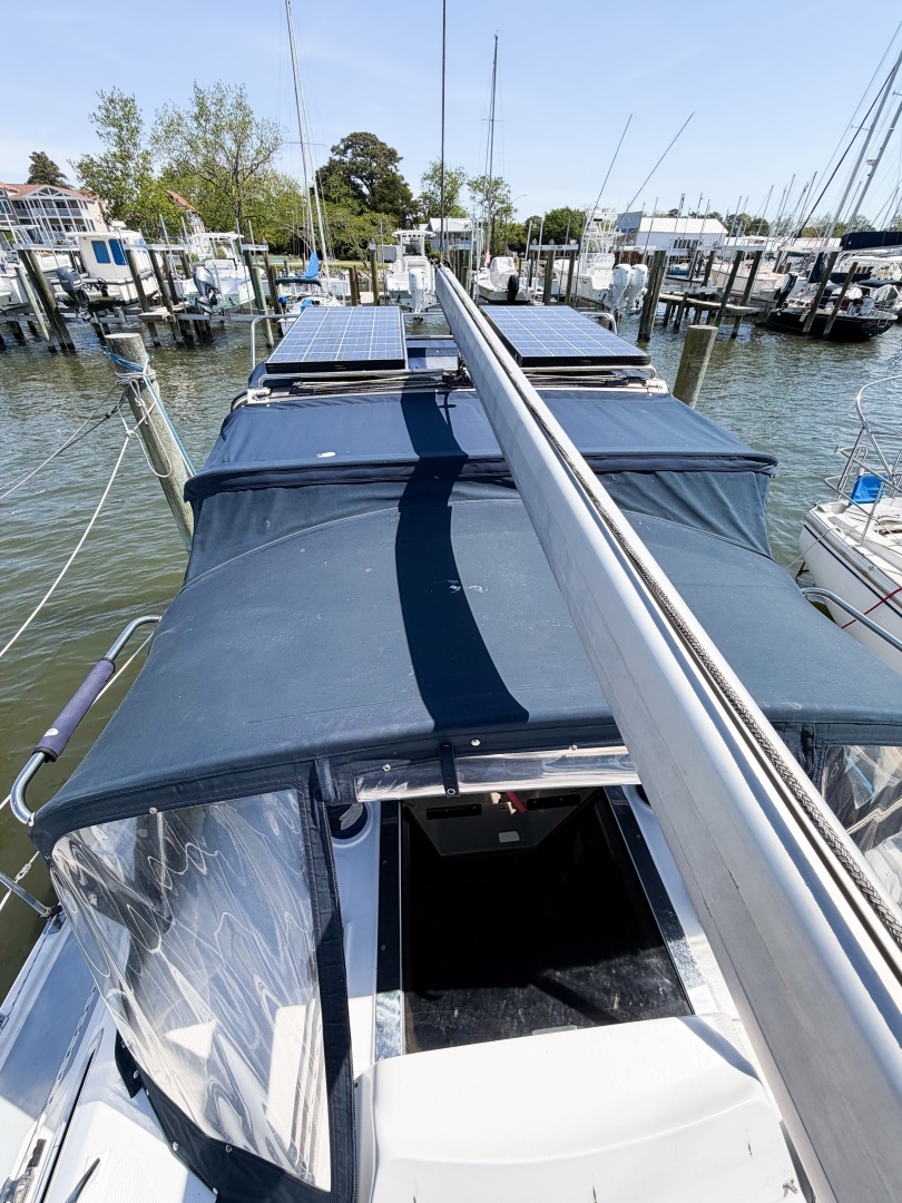 2005 Hunter 36 - Image 80