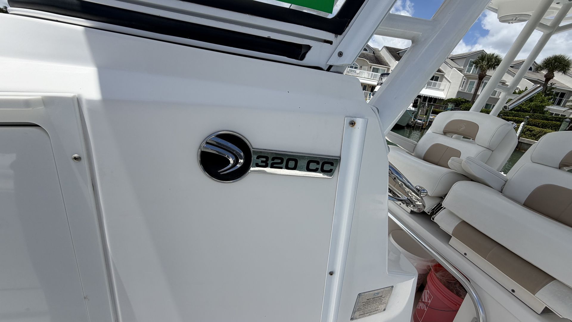 2017 Edgewater 320 CC - 31