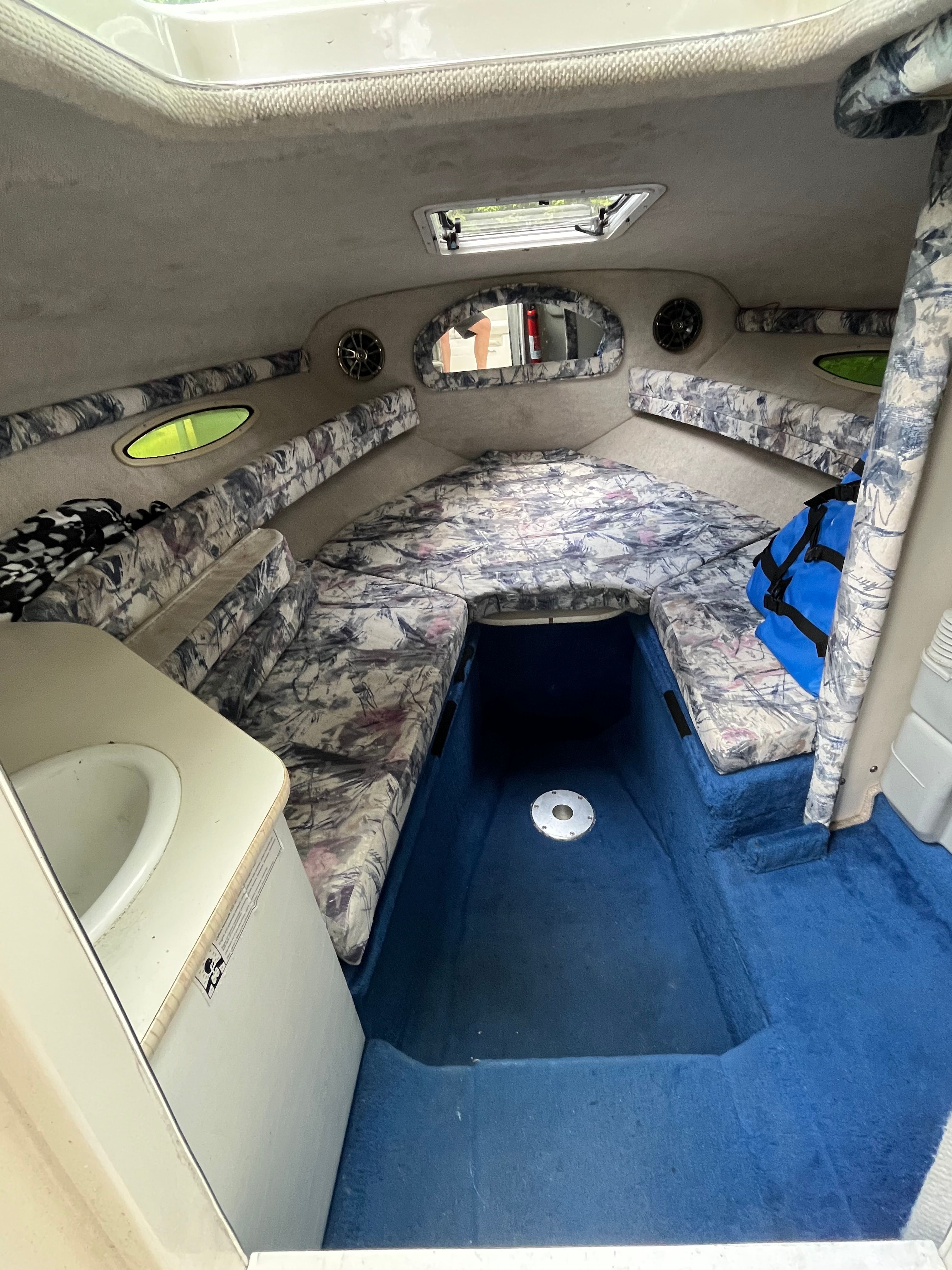 1998 Sea Ray 215 Express Cruiser - 6