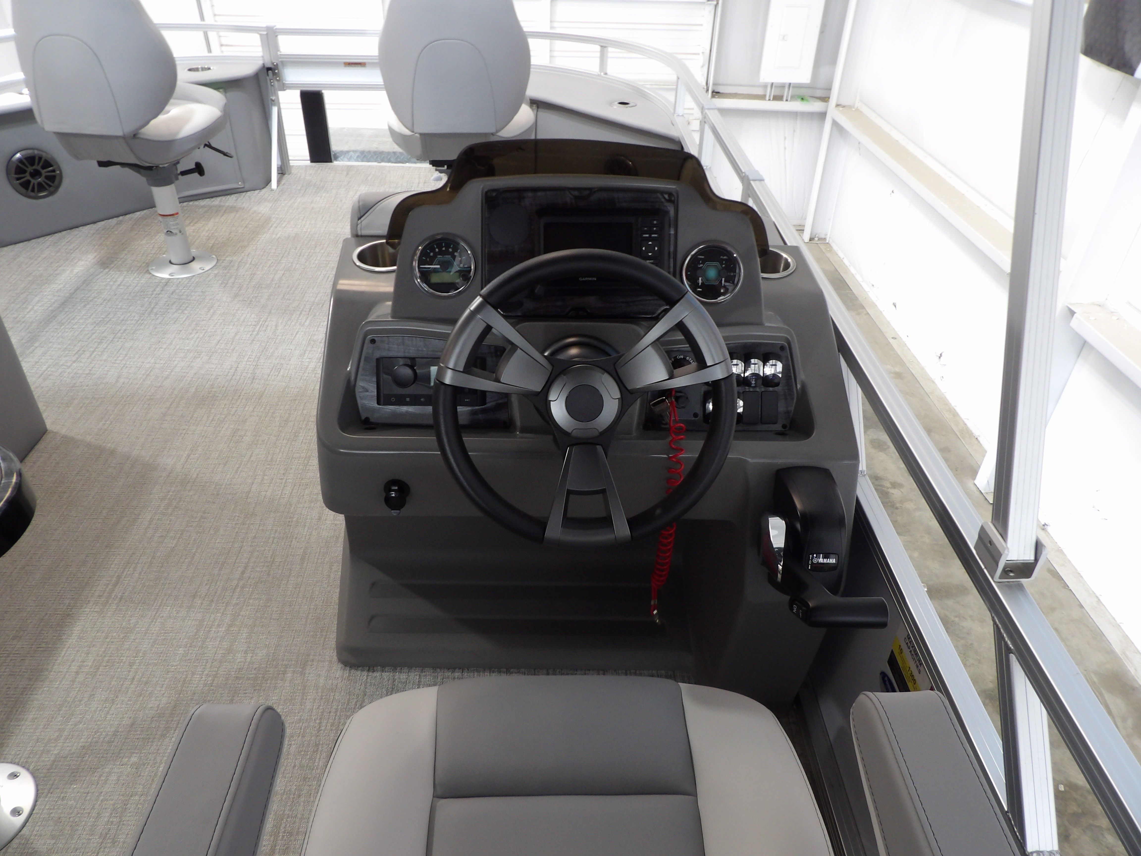 2026 Avalon Venture 85 Rear Fish - 21' - 9