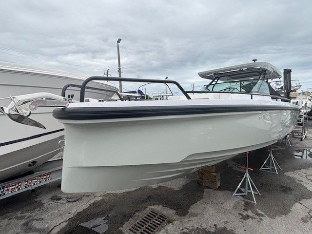 2026 Axopar 37 SUN TOP