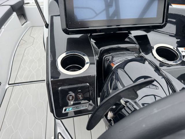 2025 Yamaha Boats 255XD - 27