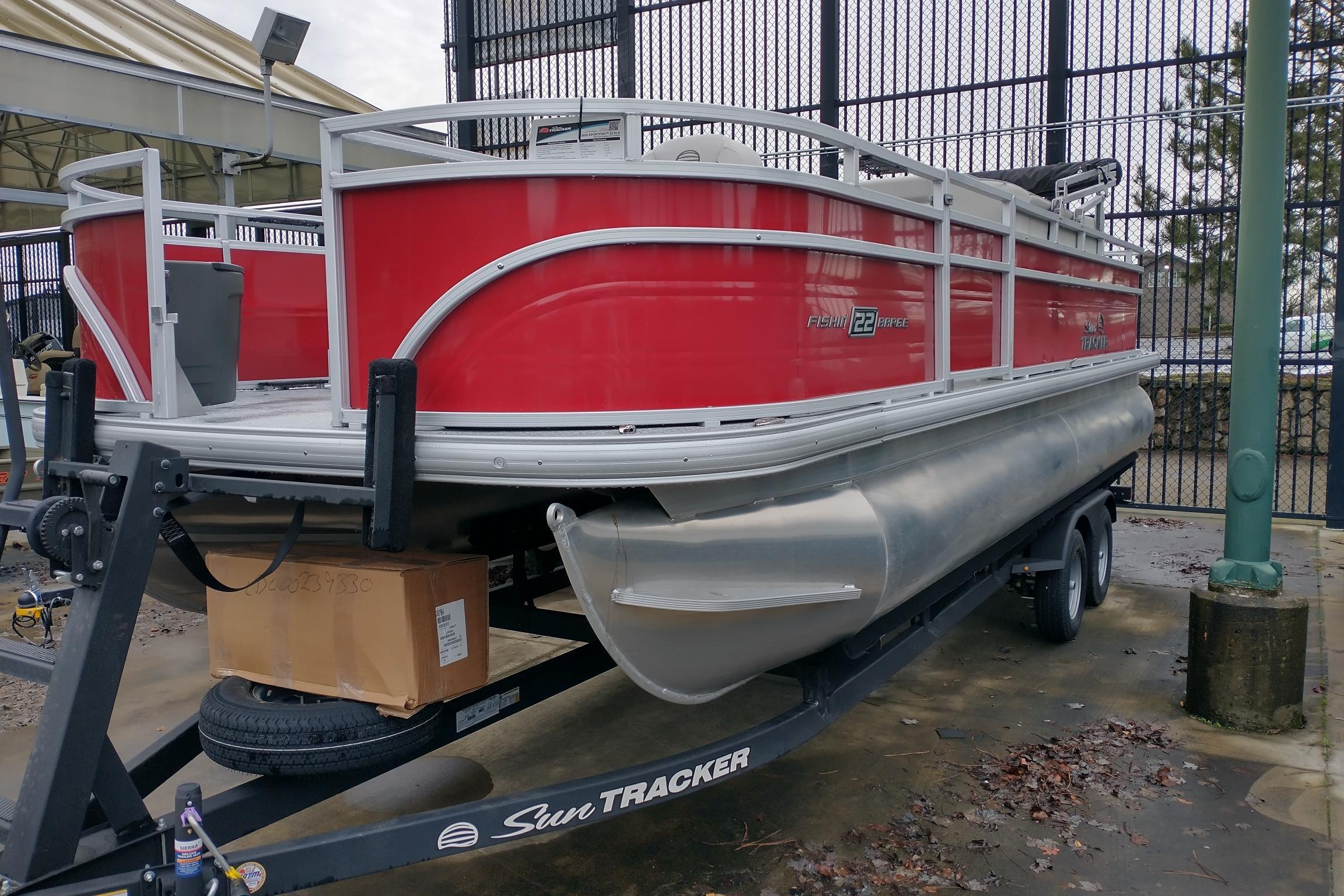 2026 Sun Tracker Fishin' Barge 22 DLX