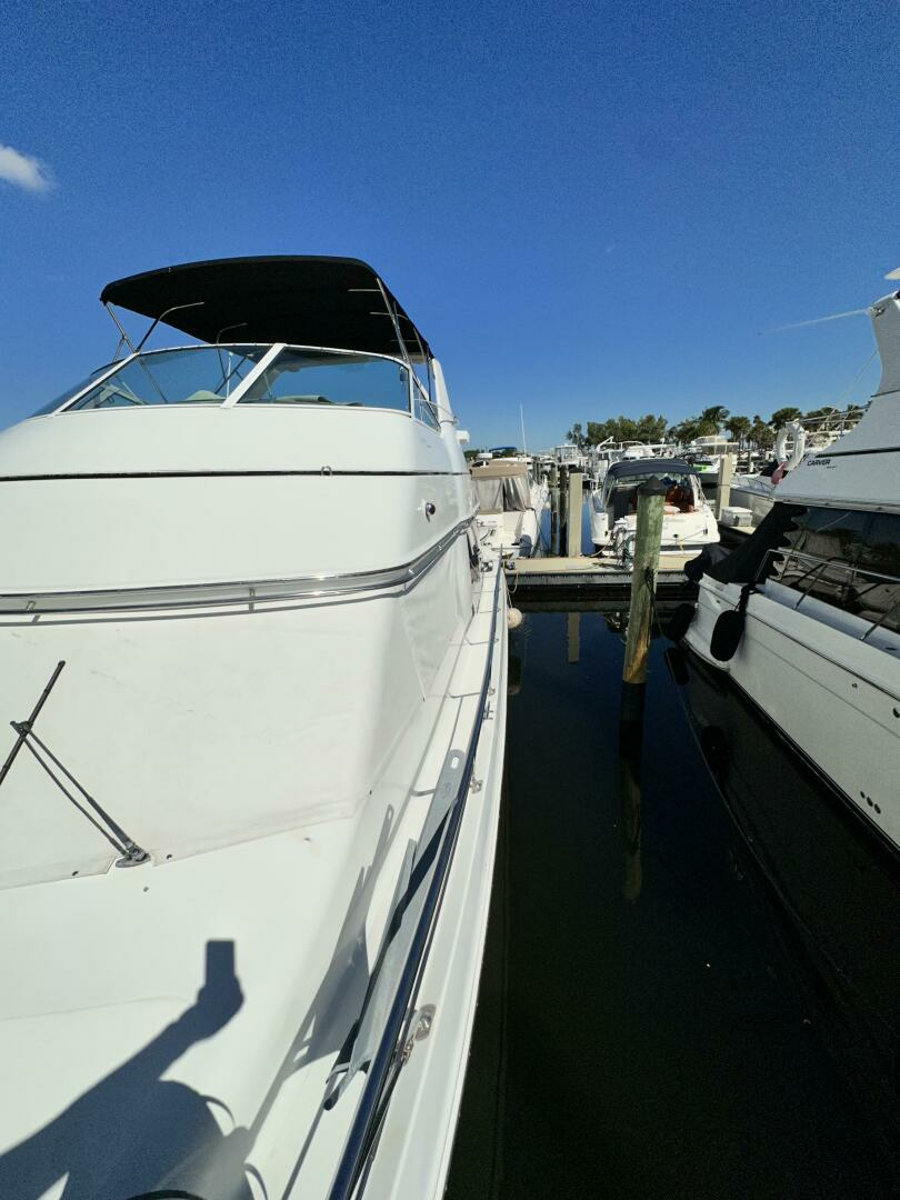 1999 Carver 450 Pilothouse - Image 11