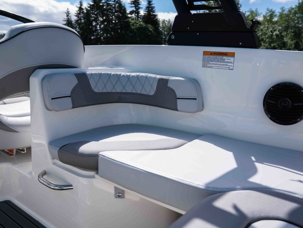 2026 Bayliner VR6 Bowrider I/O - 7