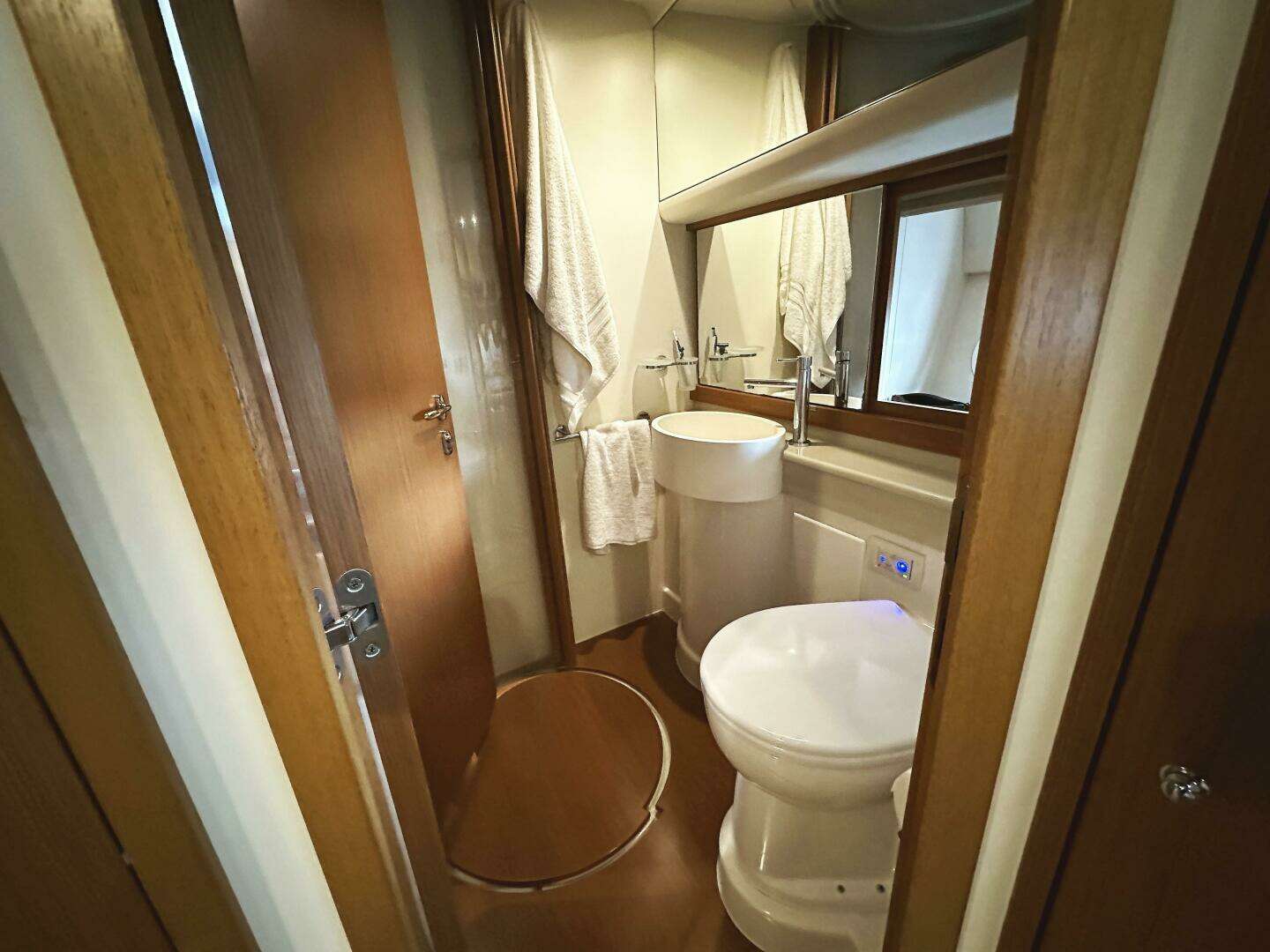 2014 Ferretti Yachts 530 - Image 35