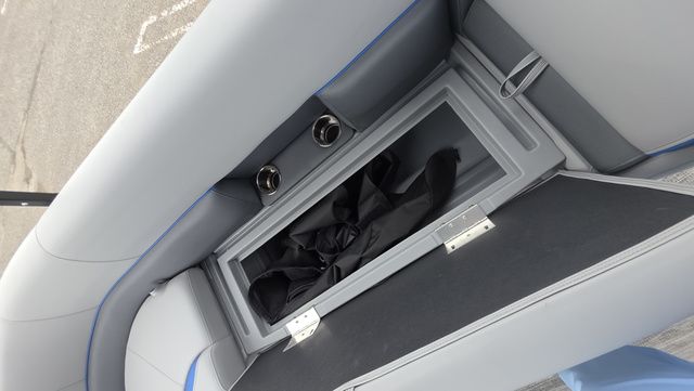 2026 Bentley Pontoons BENTLEY BOLT With 150Hp Mercury Four-Stroke Motor - 43