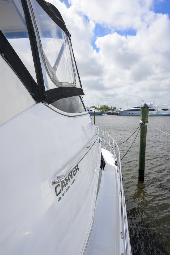 2003 Carver 444 - Image 17