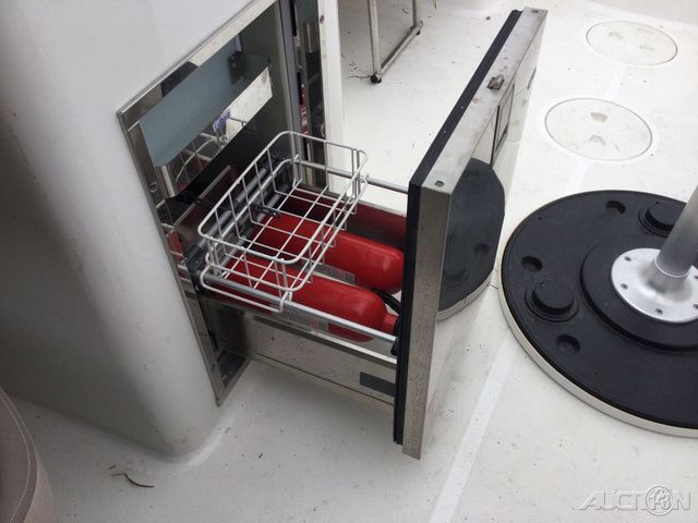 2014 Hurricane 2690 sun deck - 24