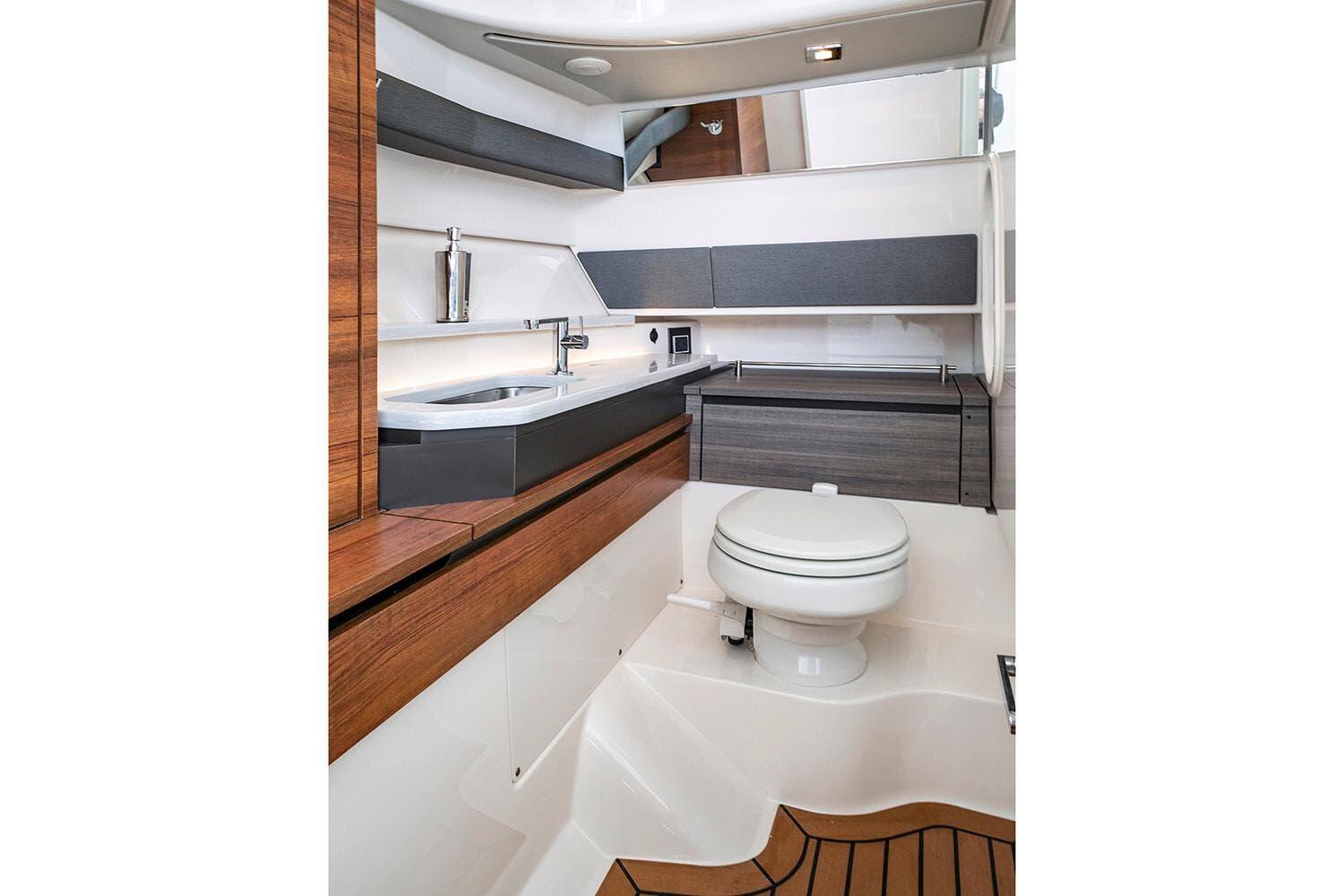 2026 Tiara Yachts 34lx - 18