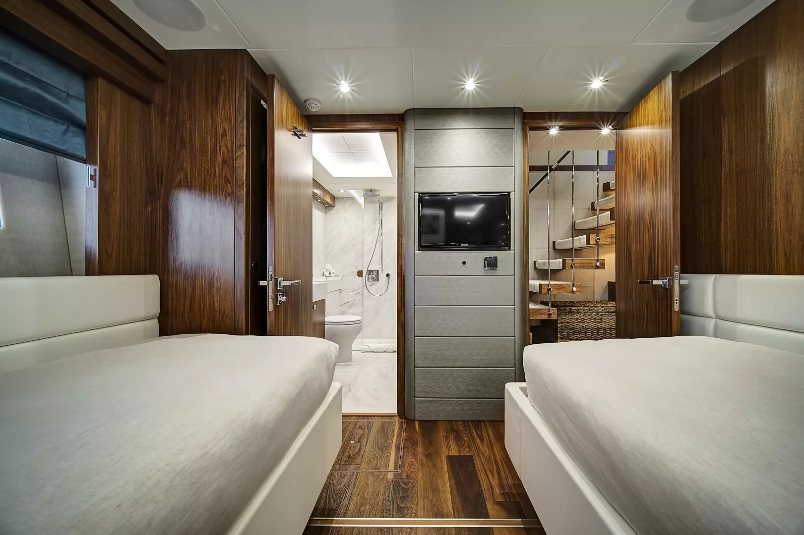 2019 Sunseeker 86 Yacht - Image 63