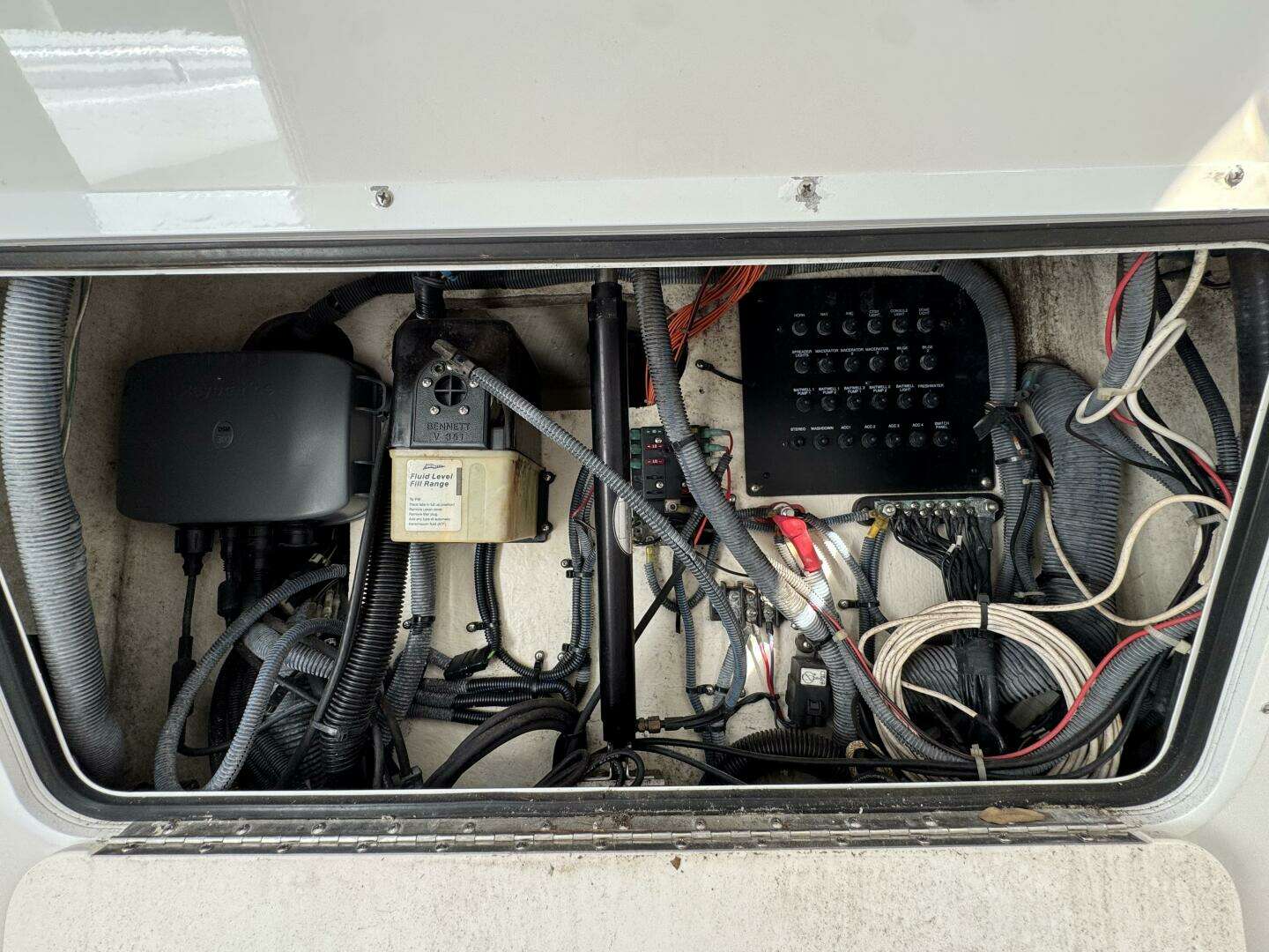 2006 Palmetto 33 Adventure - Image 8