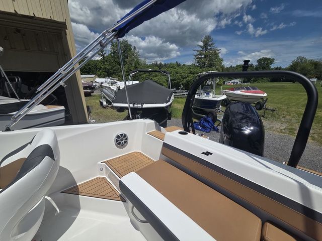 2026 Starcraft SVX OB 190 DC OB w/140hp and Trailer - 34