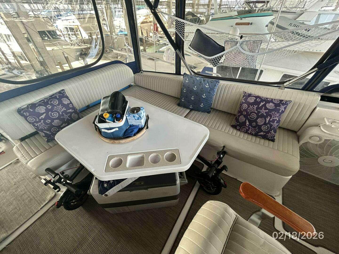 2004 Mainship 430 - Image 22