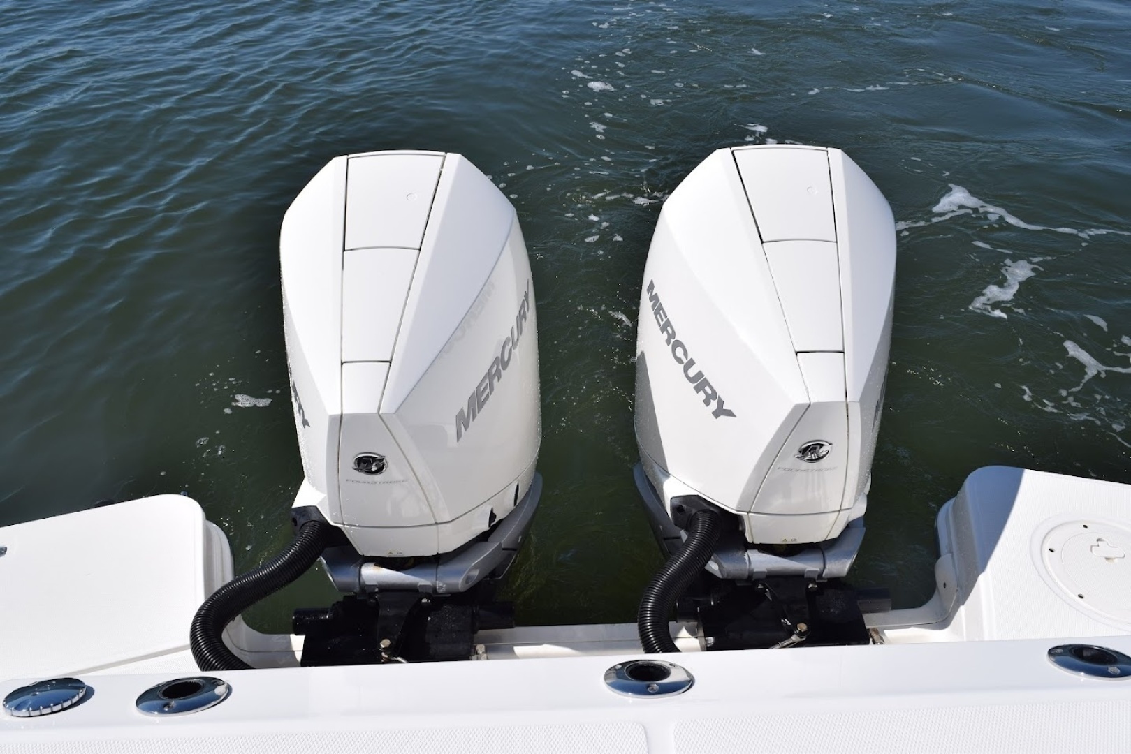 2021 Boston Whaler 325 Conquest - Image 11