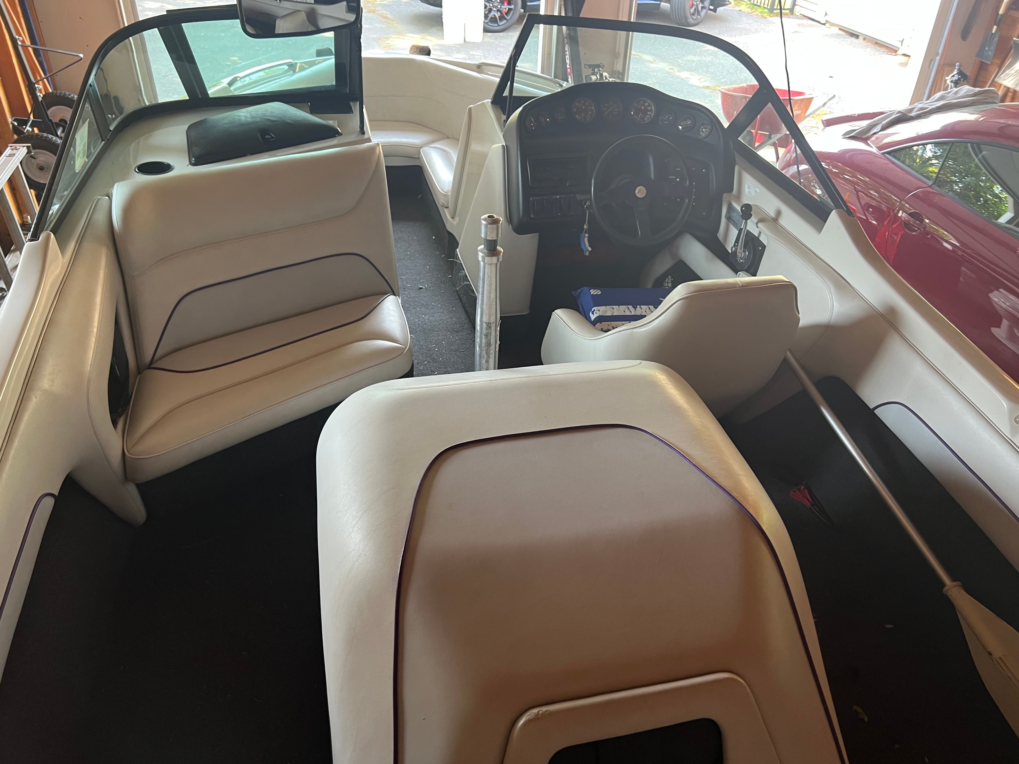 1997 Ski Centurion Elite Bowrider - 11
