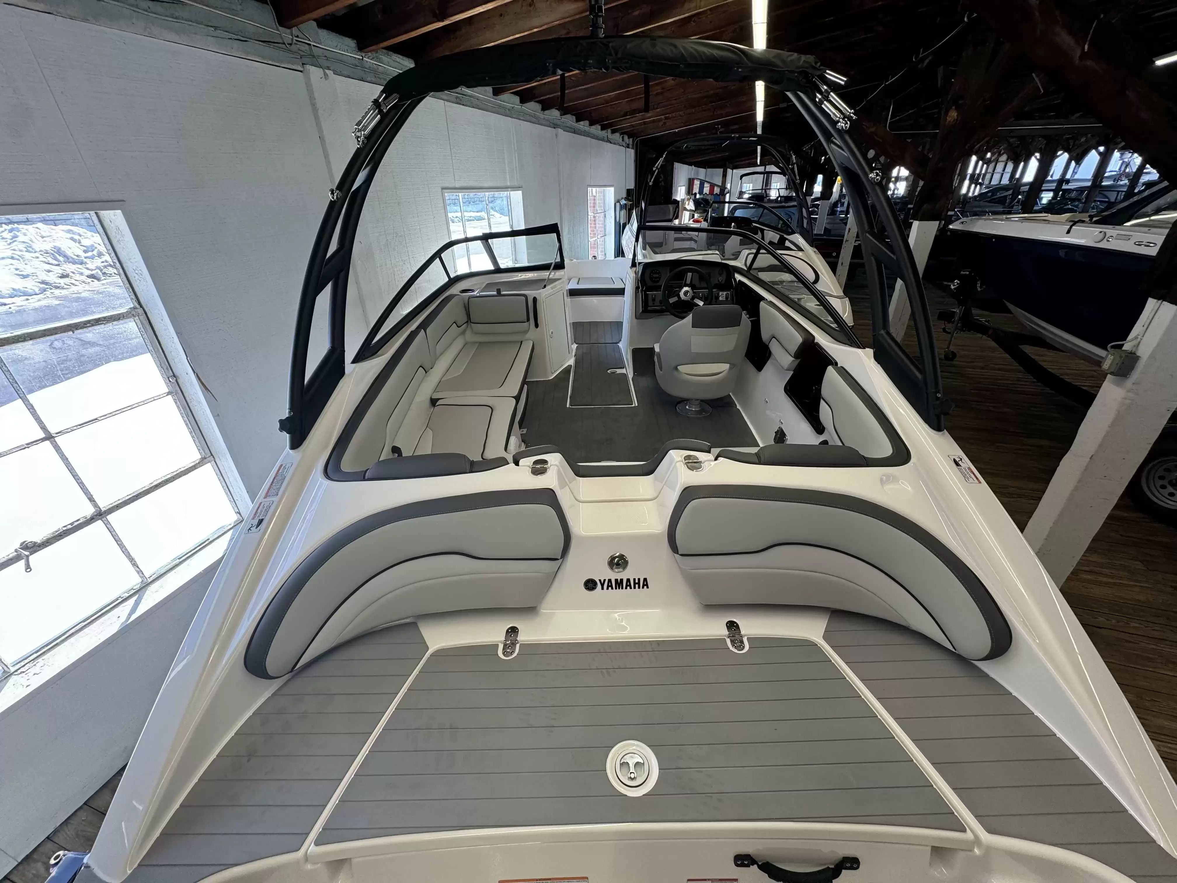 2026 Yamaha Boats AR190 - 4