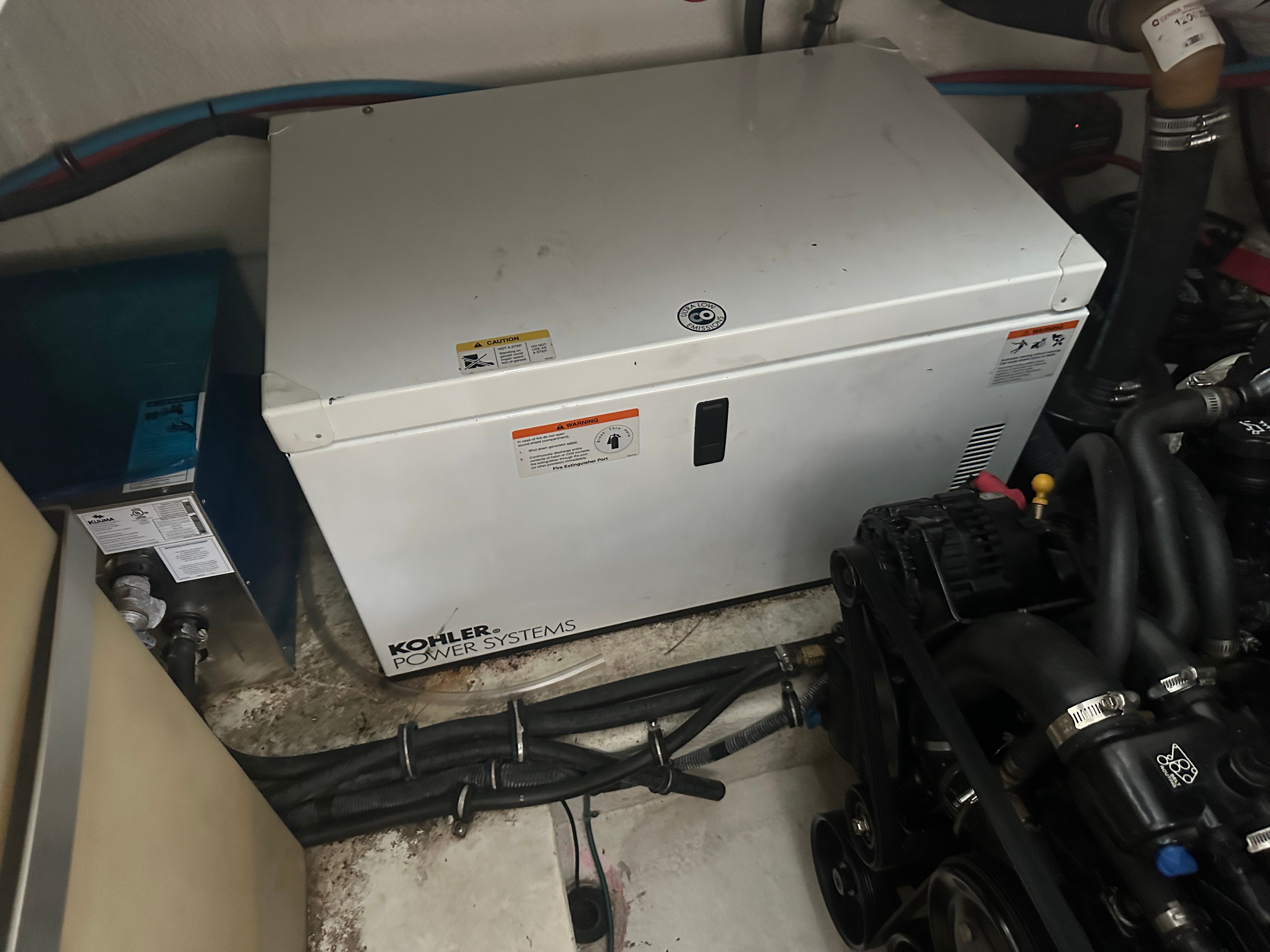2008 Rinker 330 Express Cruiser - 12