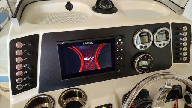 2025 Robalo 226 Cayman - 7