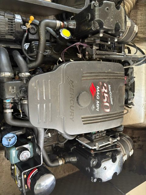 Engine of a 2007 Rinker 226 Captiva Bowrider with Mercury 350 MAG MPI.