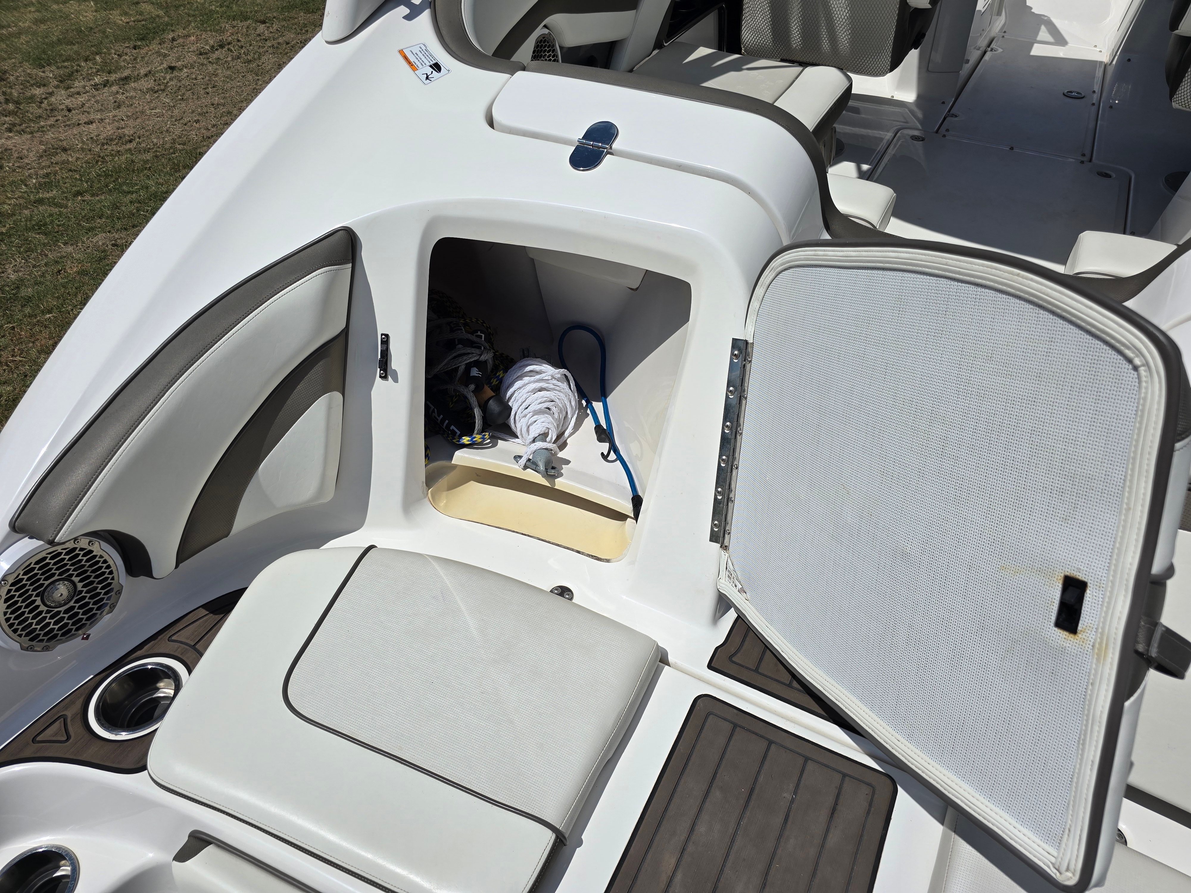 2015 Yamaha Boats 242 Limited S - 41