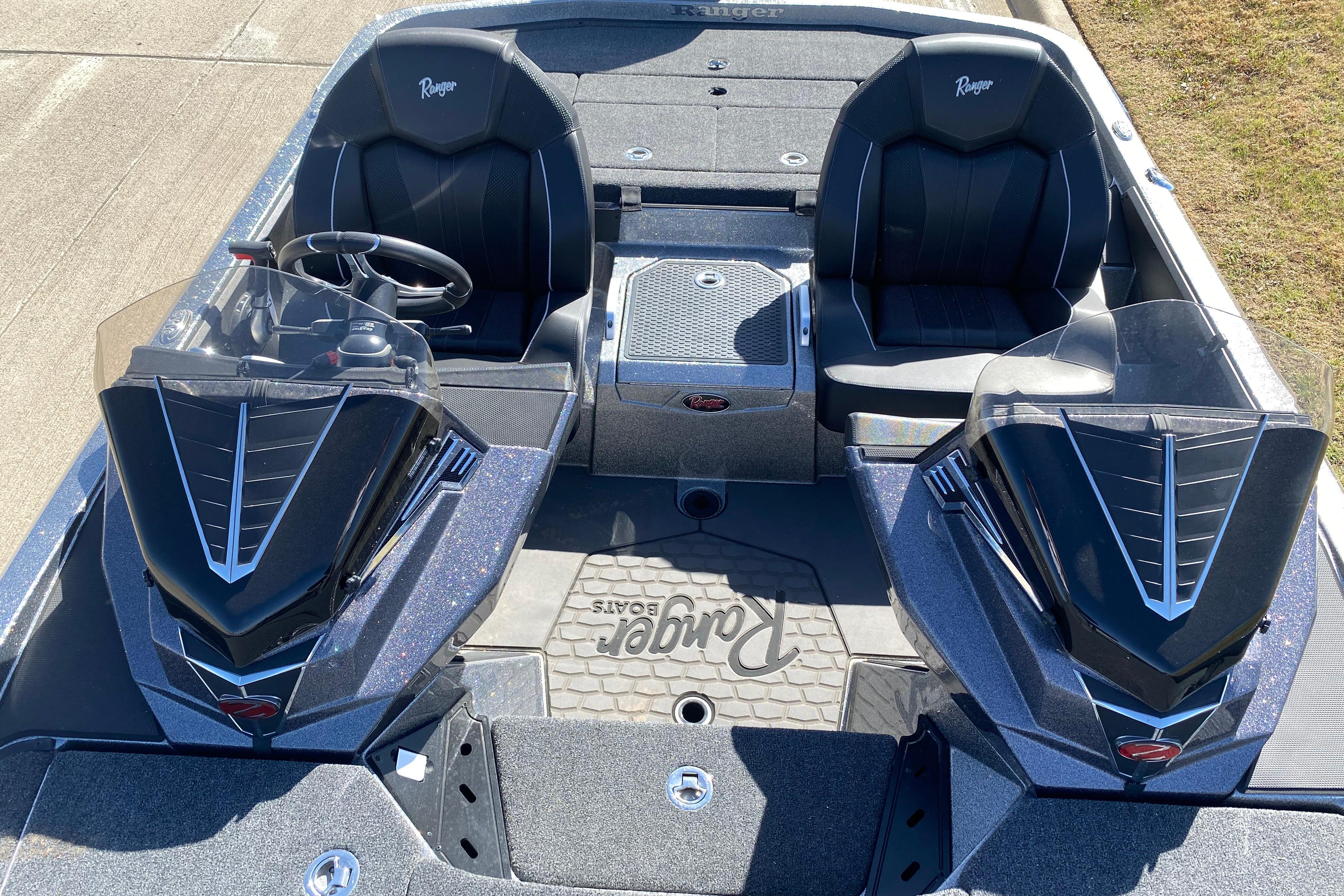 2025 Ranger Z520 boat interior with dual seats and sleek dashboard design.