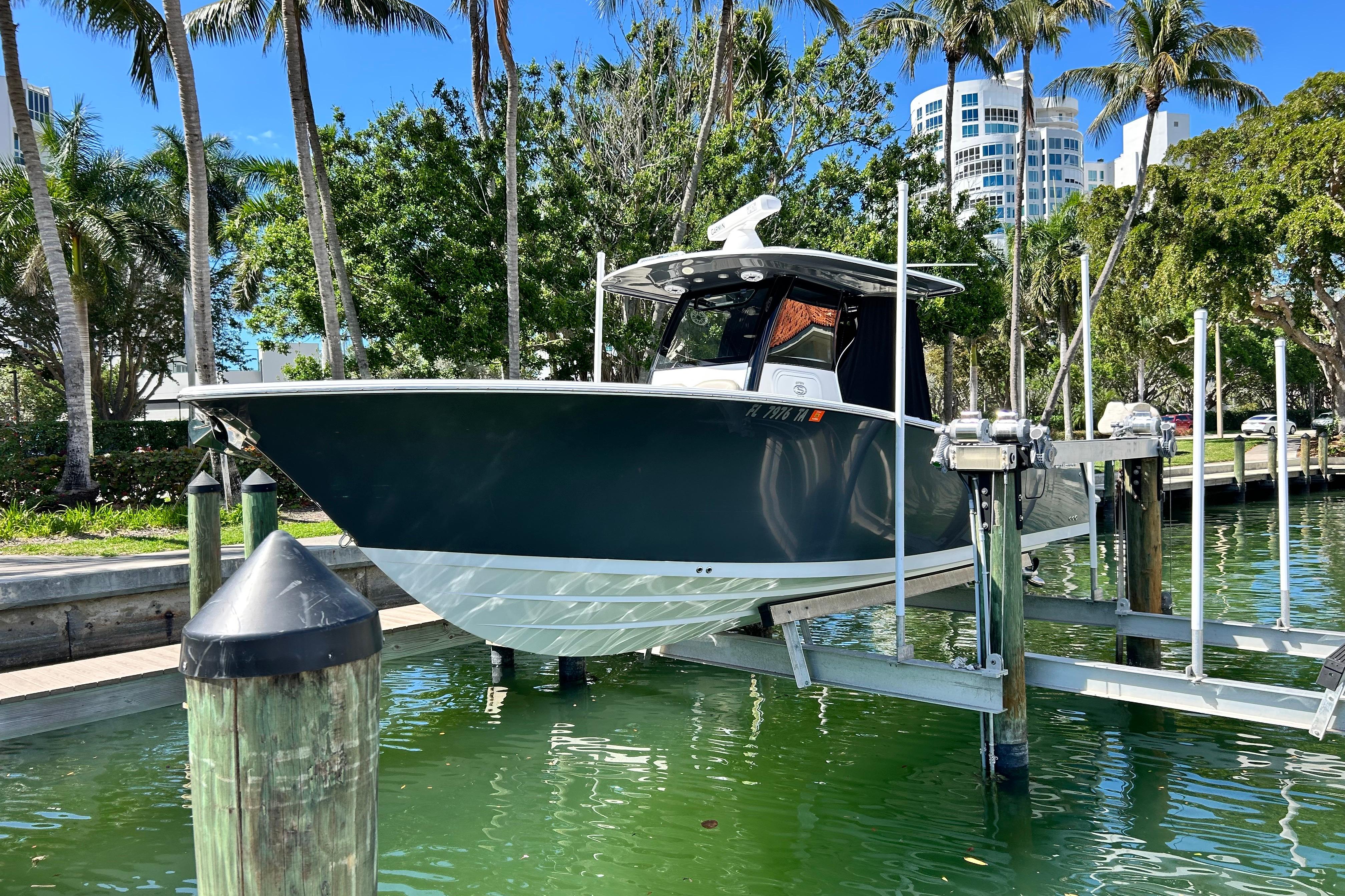 2021 Sportsman Open 302 Center Console