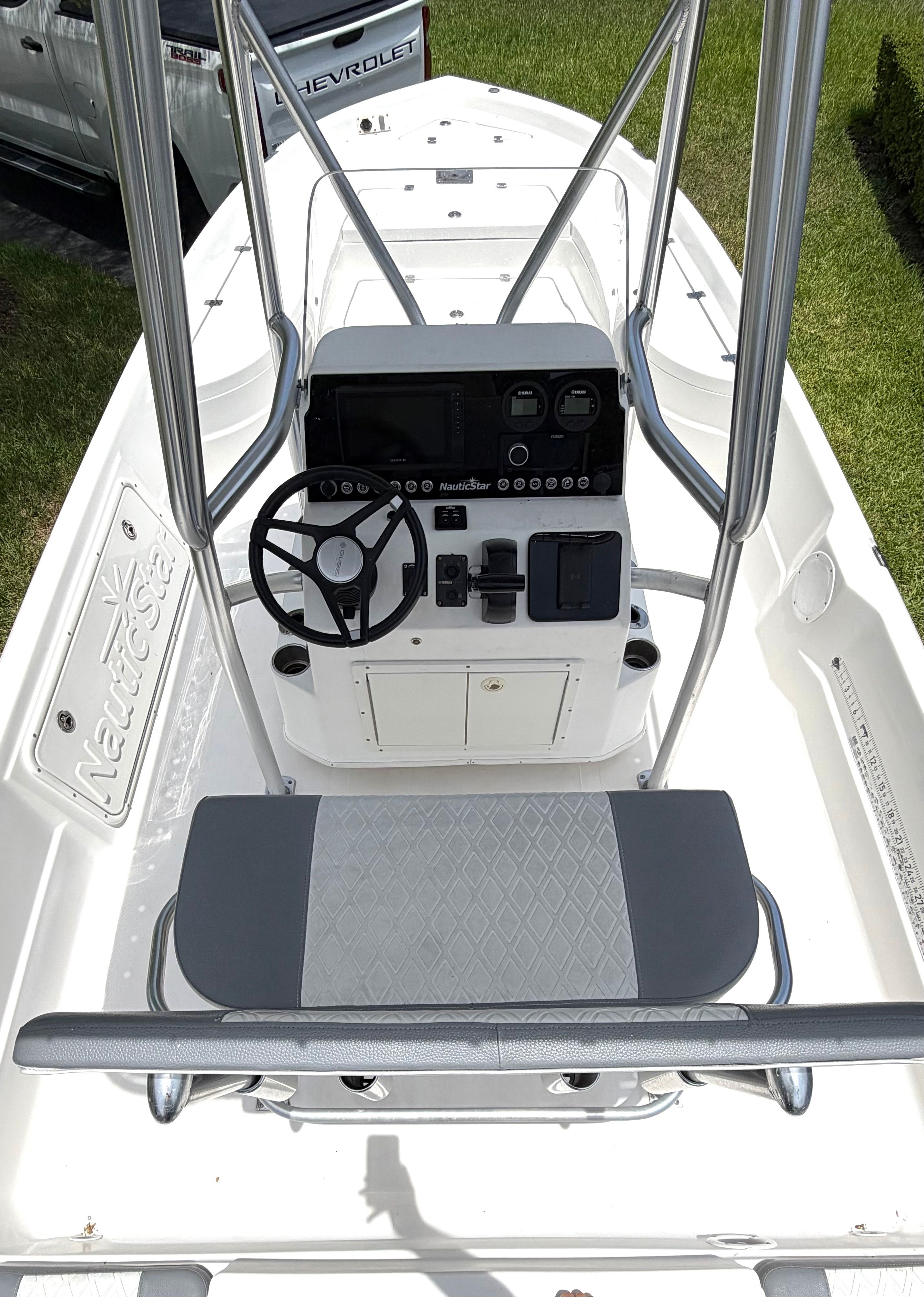 2007 NauticStar 2200 - 33