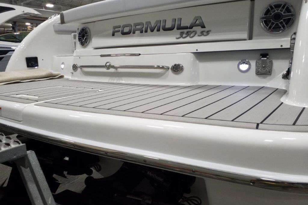 2021 Formula 350 Sun Sport boat stern with sleek design and modern features.