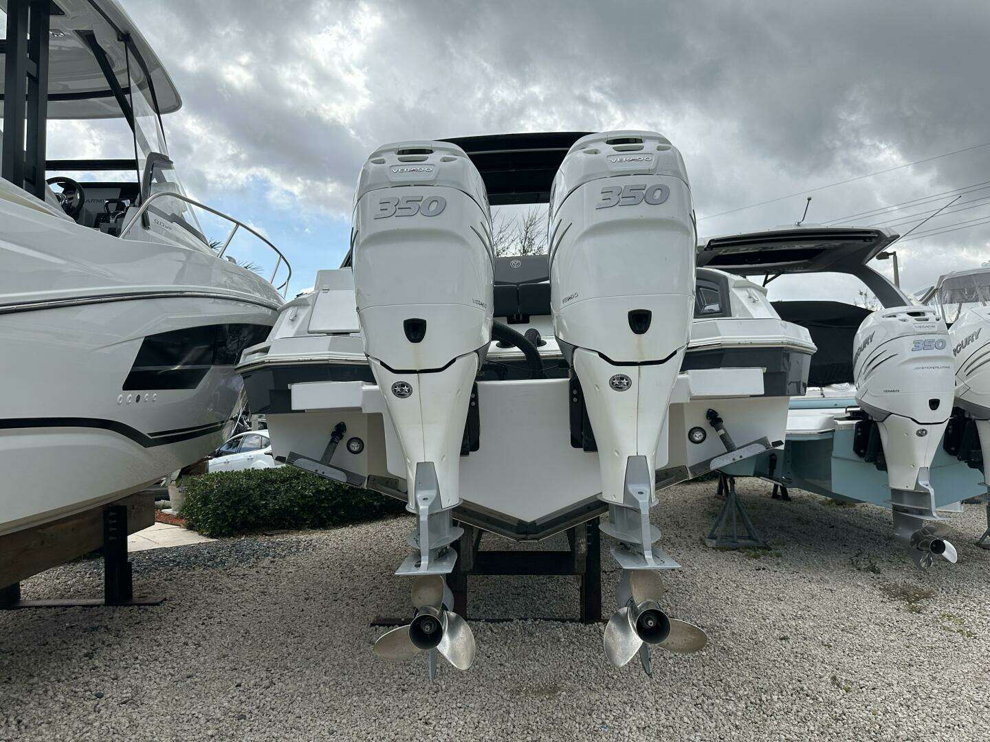 2019 Cruisers Yachts 338 Outboard - Image 59