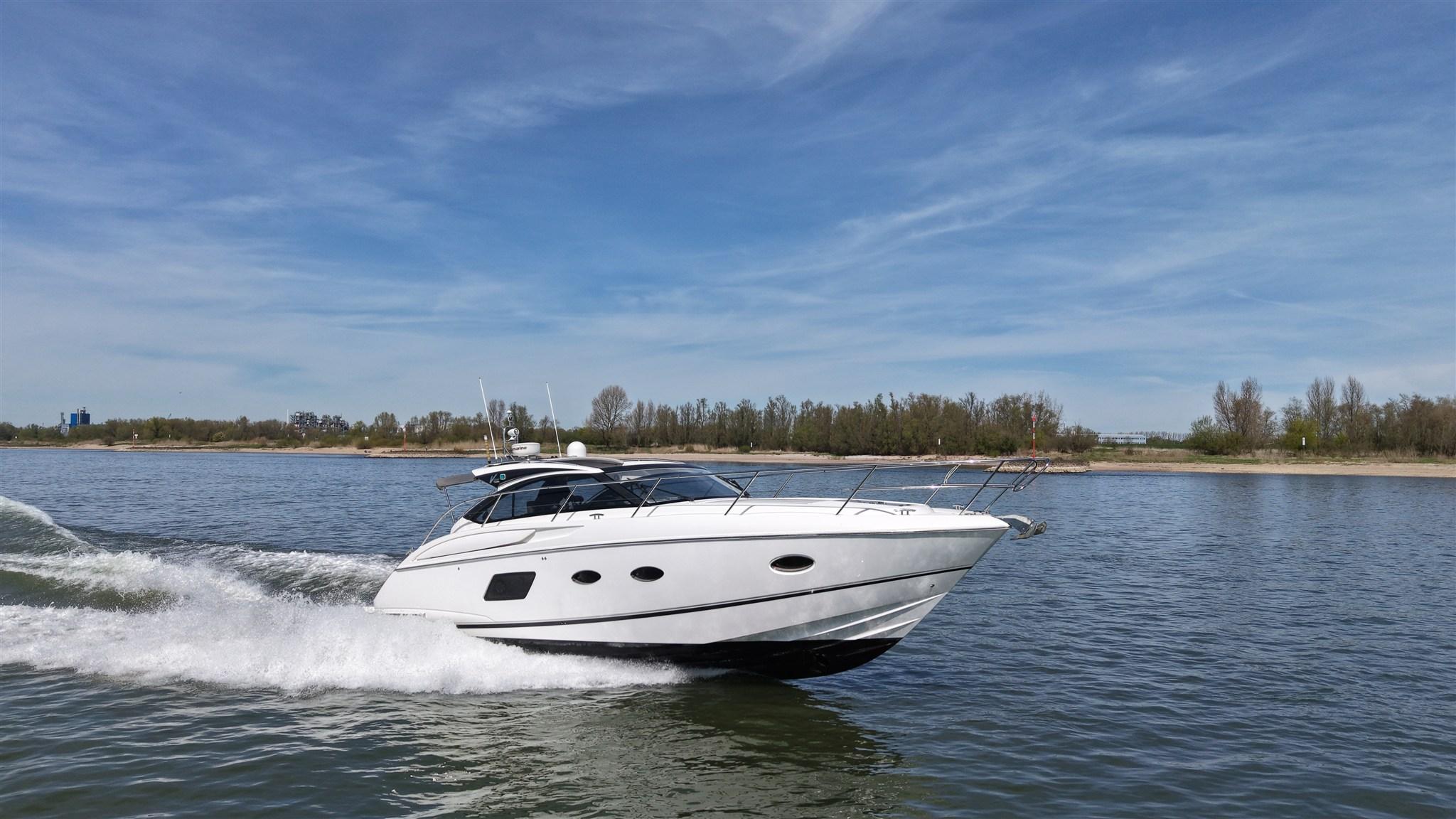 2012 Princess V39