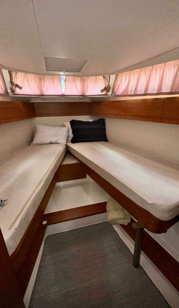 2019 Greenline 33 HYBRID - Image 14
