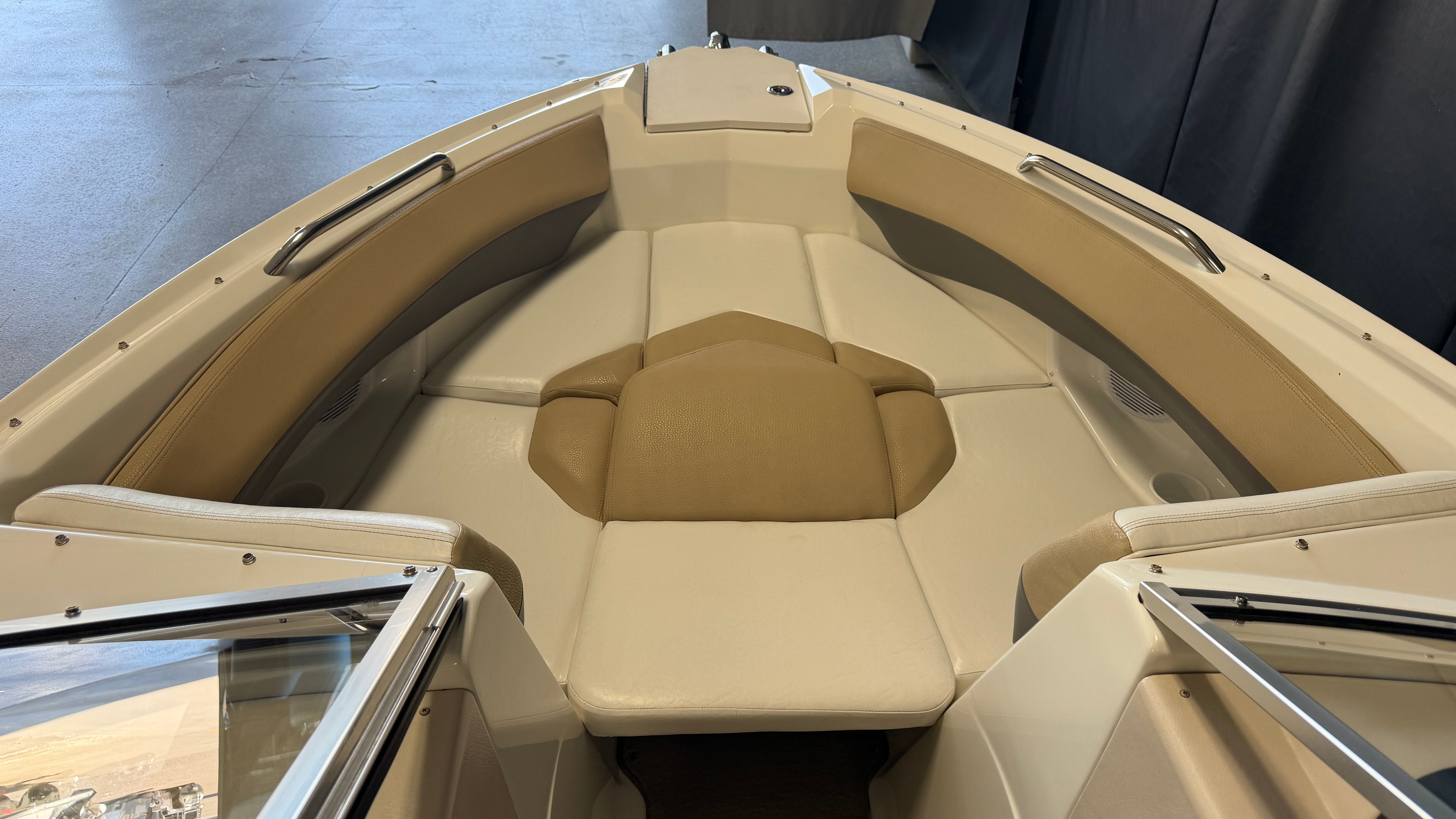 2005 Larson LXi 228 - 50
